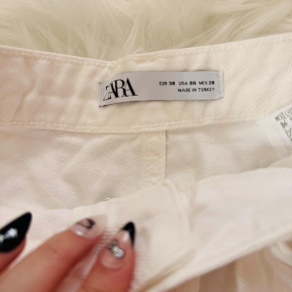 Zara Mens Distressed Shorts - Picture 3 of 7